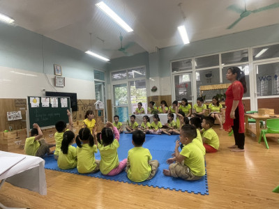 Hoạt động phát triển ngôn ngữ của các bé 5 tuổi trường mầm non Hương Sen
